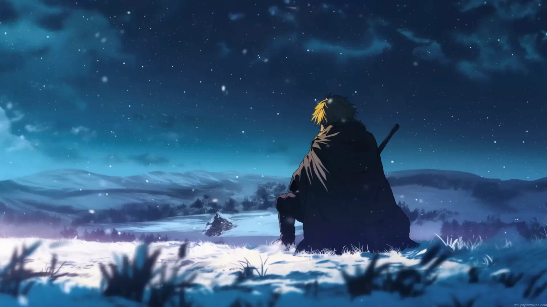 Thorfinn from Vinland Saga sitting alone on a snowy hillside overlooking distant mountains beneath a starry blue night sky with gentle snowfall in an anime live wallpaper.